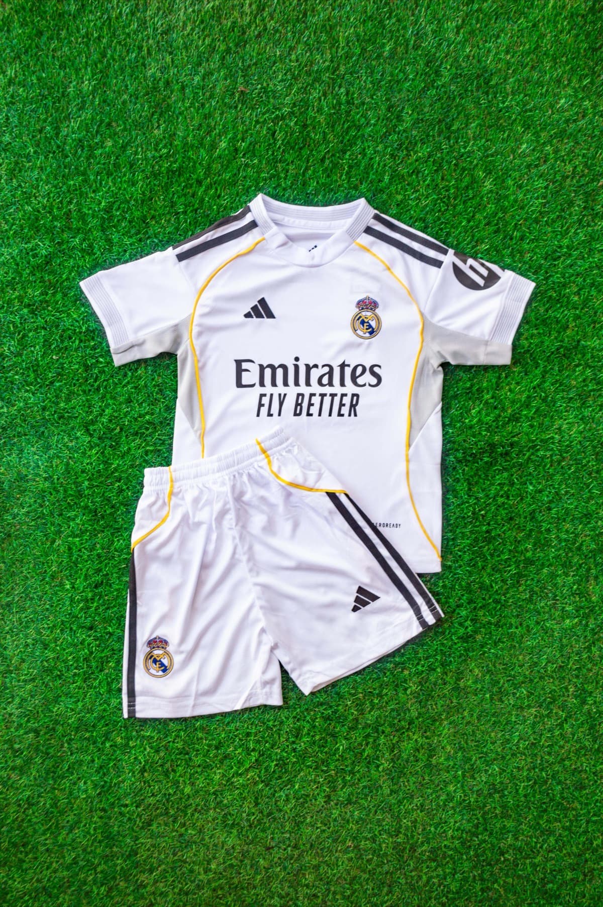 Conjunto Niño Real Madrid Local 25-26 - Foto 1