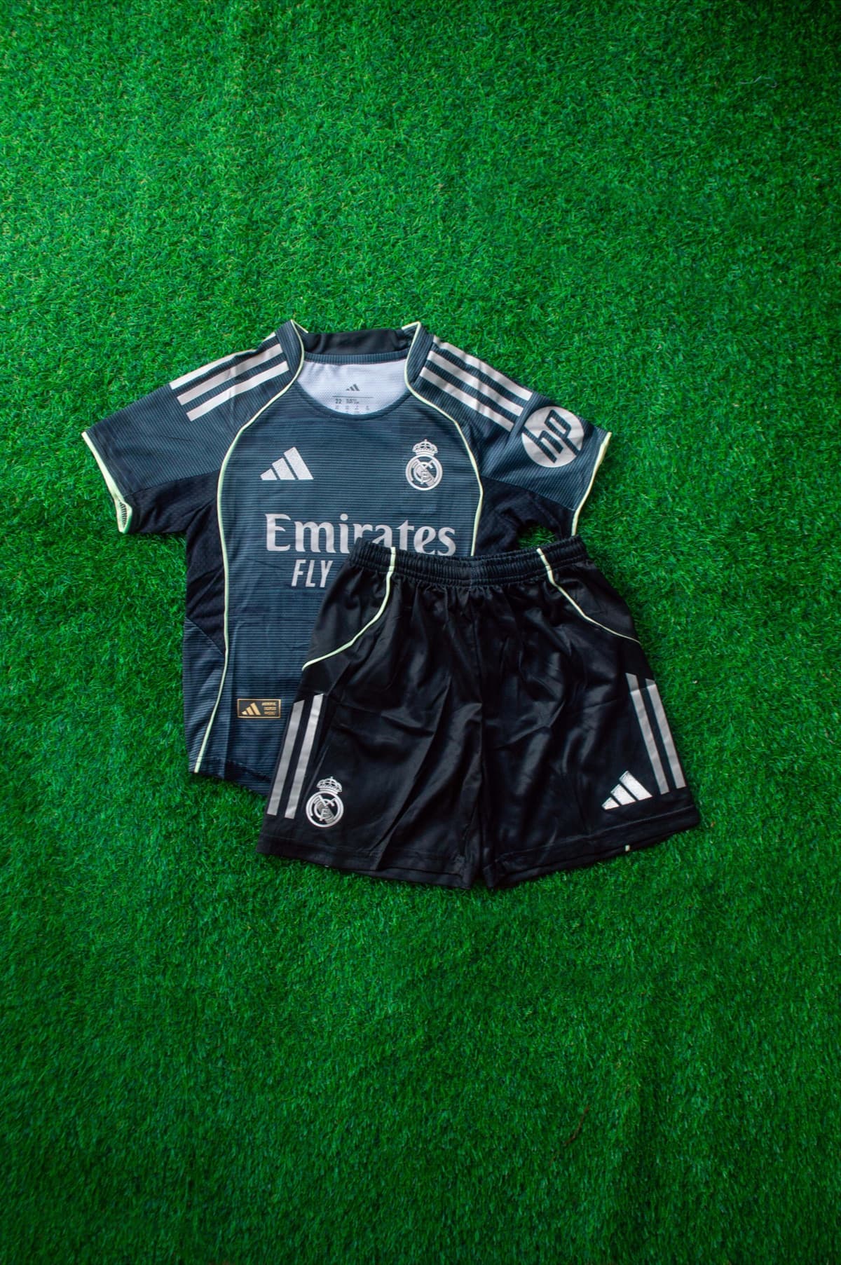 Conjunto Niño Real Madrid Visitante 25-26 - Foto 1