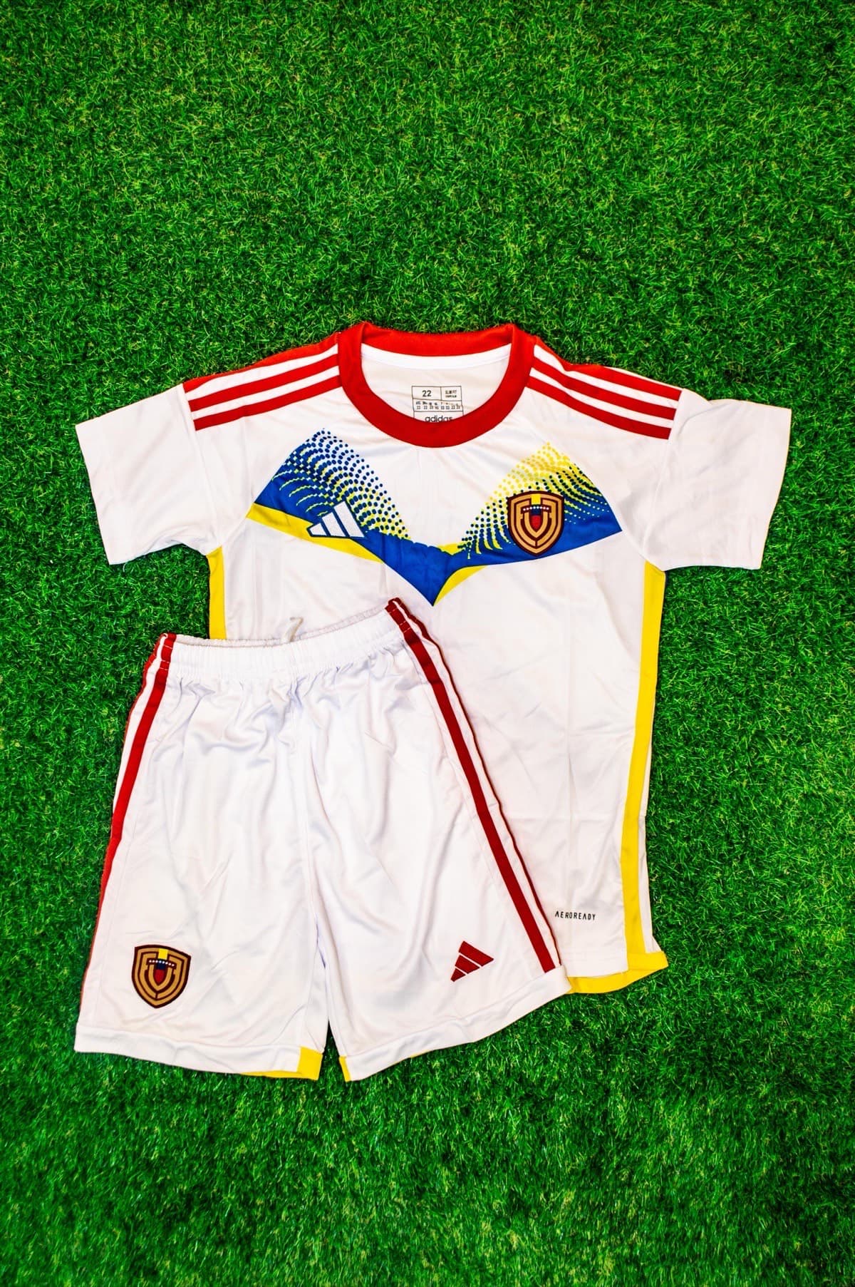 Conjunto Niño Venezuela Visitante Mundial 2026 - Foto 1